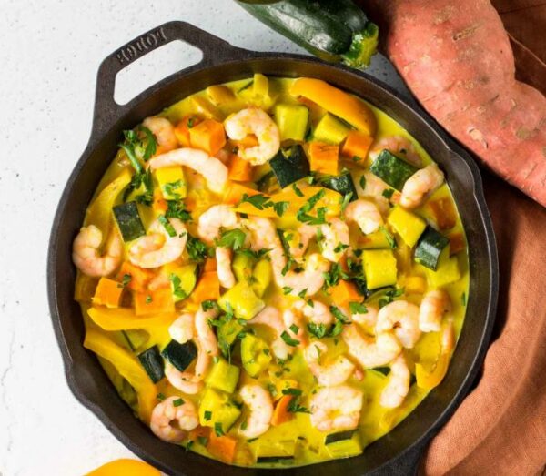 Curry de patates douces, courgettes et crevettes