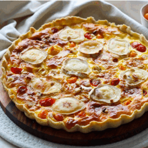 Tarte au pesto rosso et fromage de chèvre