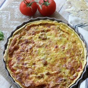 Quiche au pesto, tomate et mozzarella