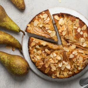 Gâteau moelleux aux poires et amandes