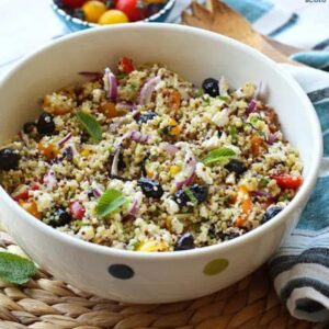 Grande salade de quinoa à la grecque